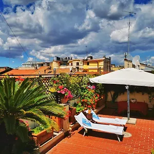Attic Garden Pensión Roma